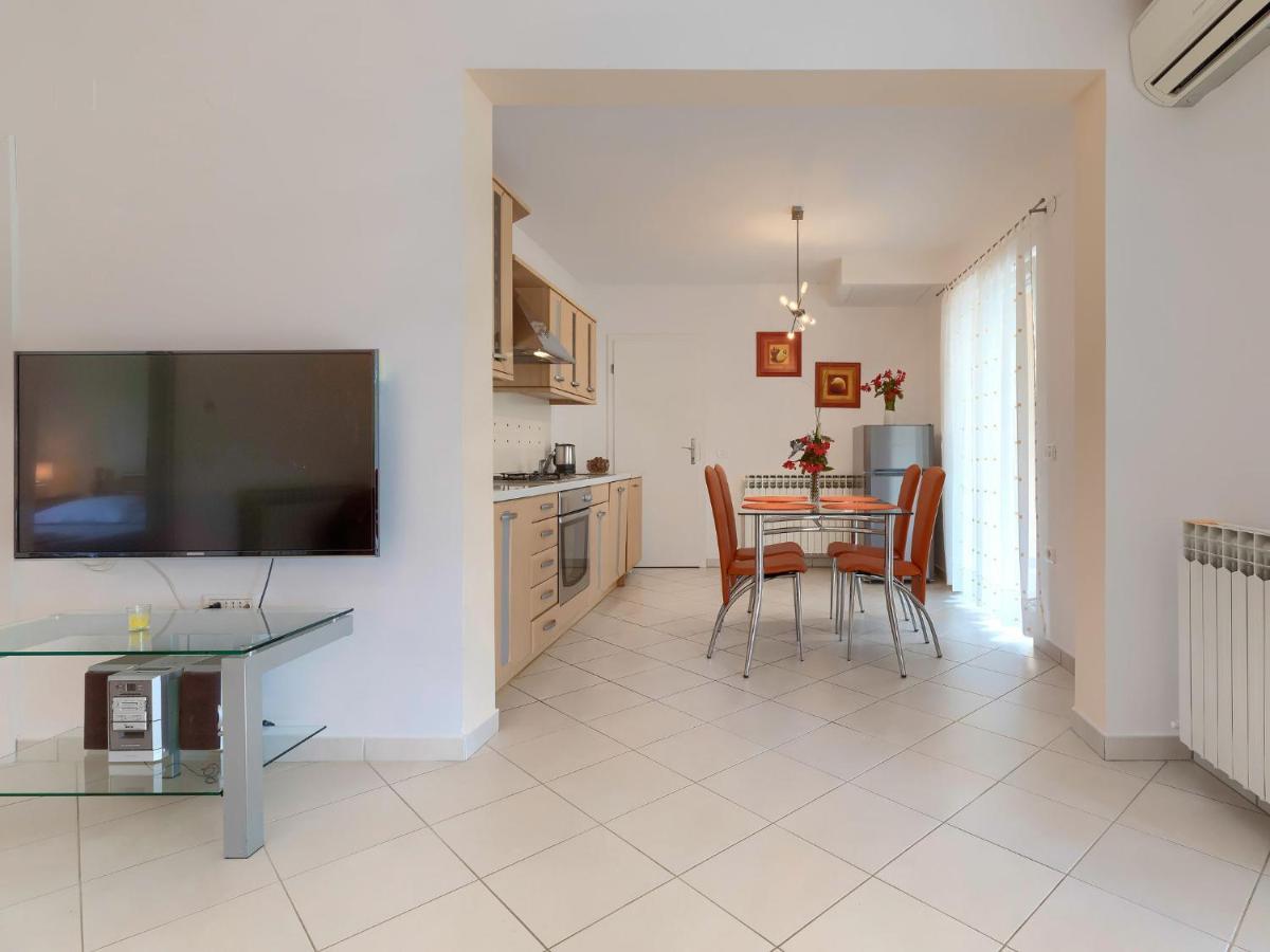 Apartment Macini - Roj465 By Interhome Zminj ภายนอก รูปภาพ