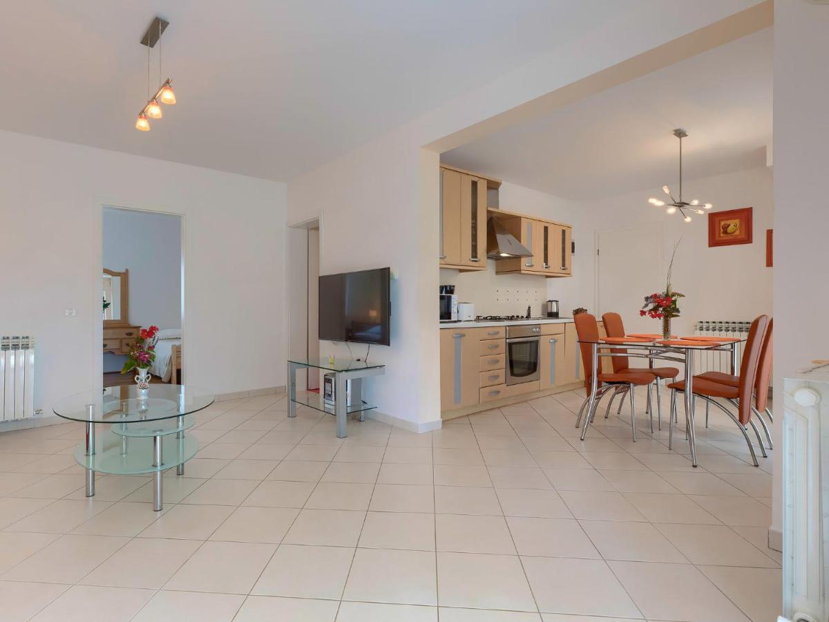 Apartment Macini - Roj465 By Interhome Zminj ภายนอก รูปภาพ